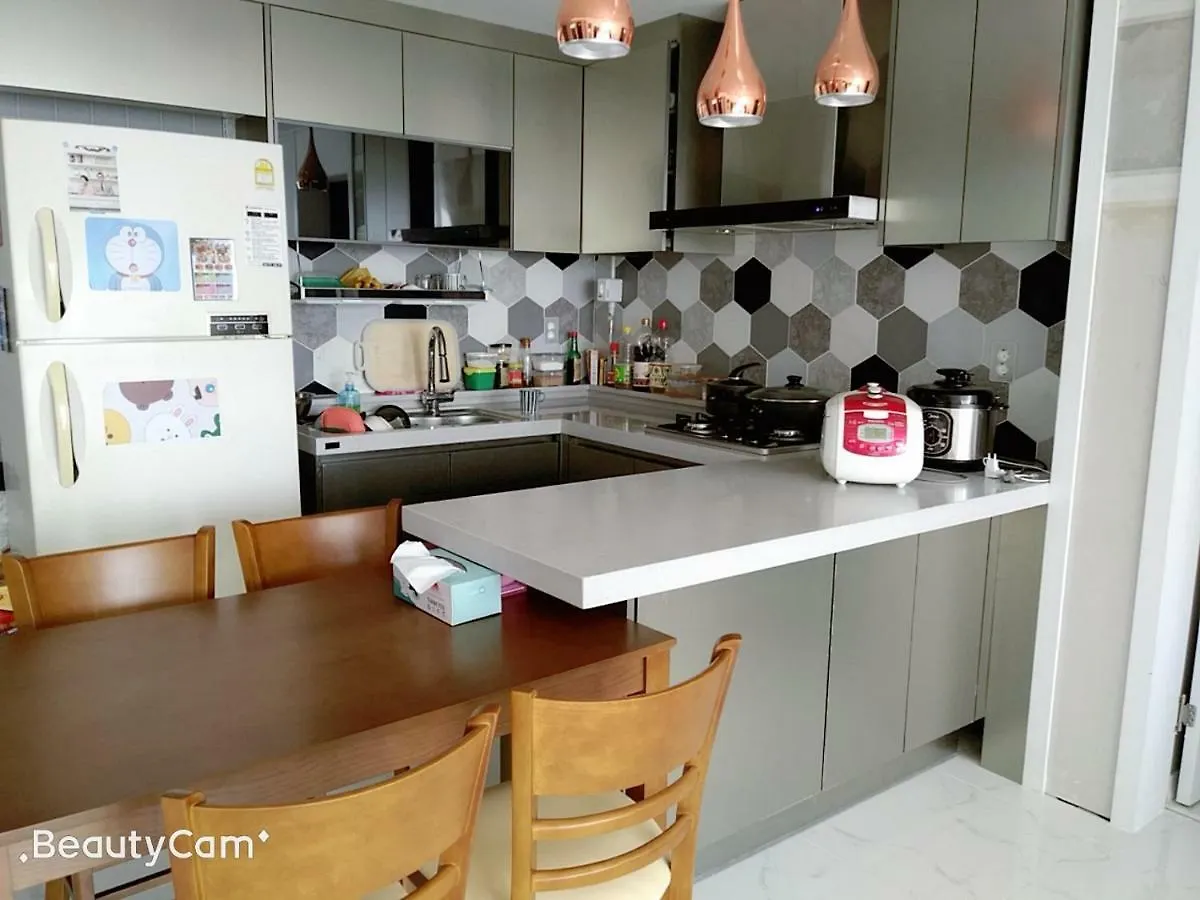 Homestay Lisa Gold House