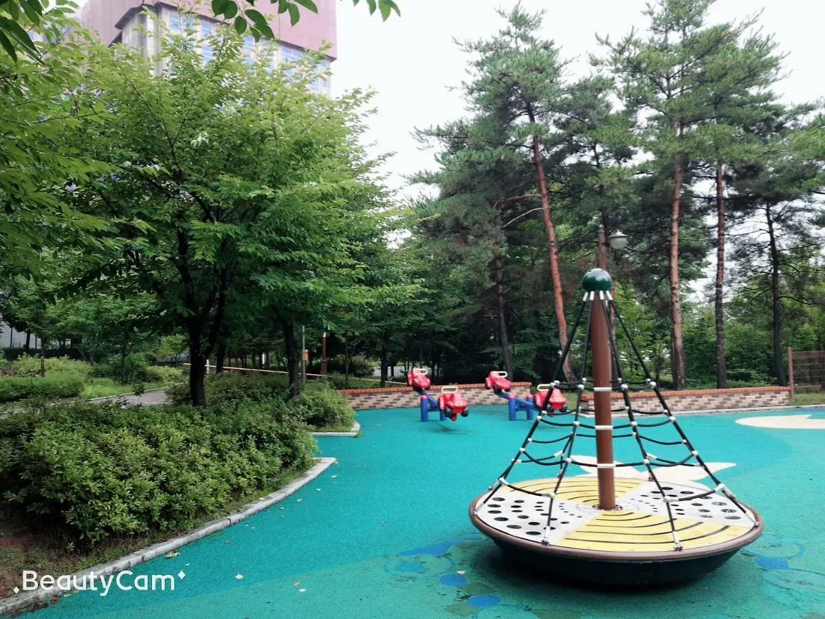 Lisa Gold House 0*, Incheon Korsel